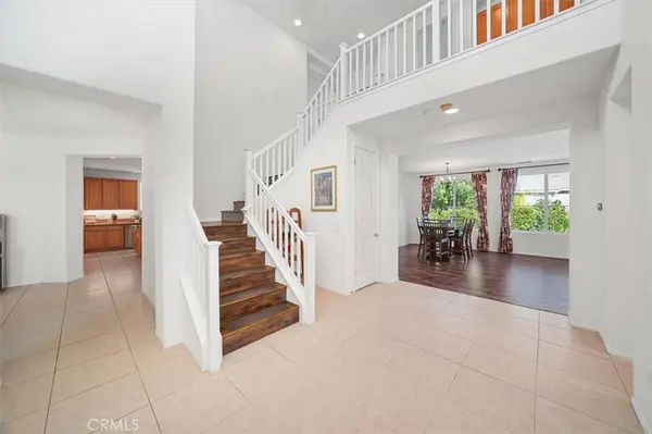 29370 Las Brisas, Valencia, CA 91354