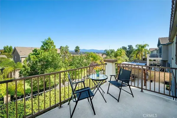 29370 Las Brisas, Valencia, CA 91354