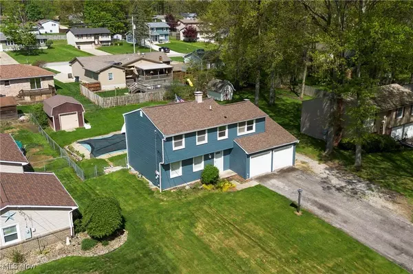 2332 Birch Trace DR, Austintown, OH 44515