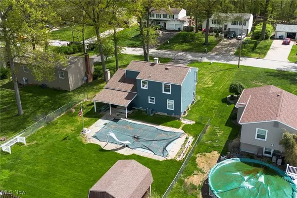 2332 Birch Trace DR, Austintown, OH 44515