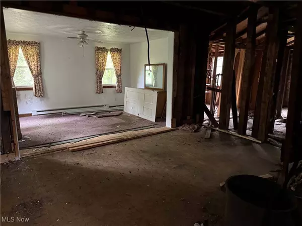 11618 South AVE, North Lima, OH 44452