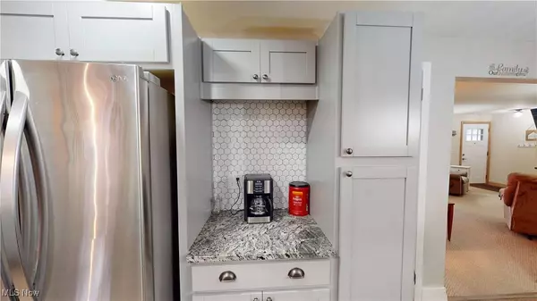 839 Edenridge DR, Youngstown, OH 44512