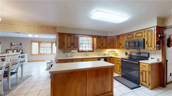 13752 Columbiana Canfield RD, Columbiana, OH 44408