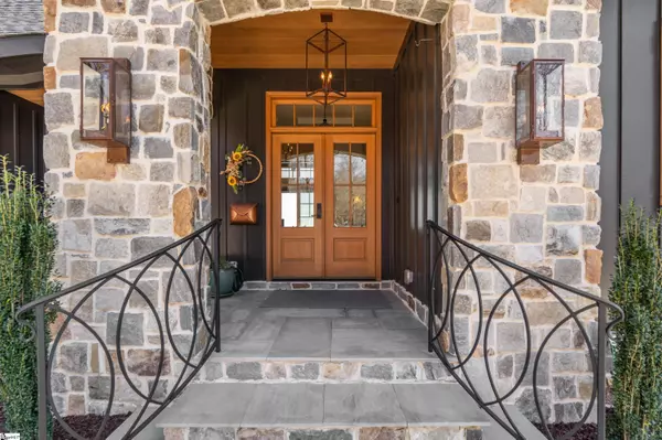 8 Raven Road, Landrum, SC 29356