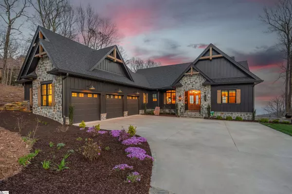 8 Raven Road, Landrum, SC 29356