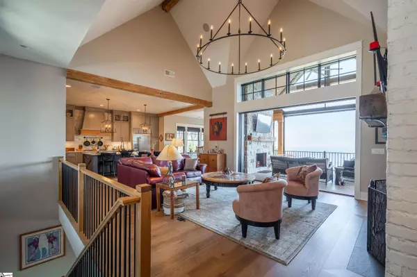 8 Raven Road, Landrum, SC 29356