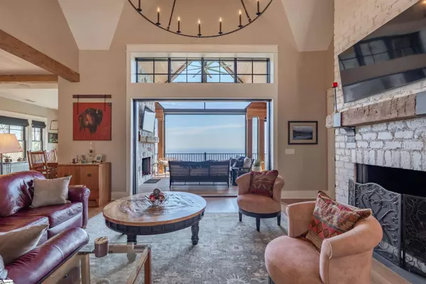 8 Raven Road, Landrum, SC 29356