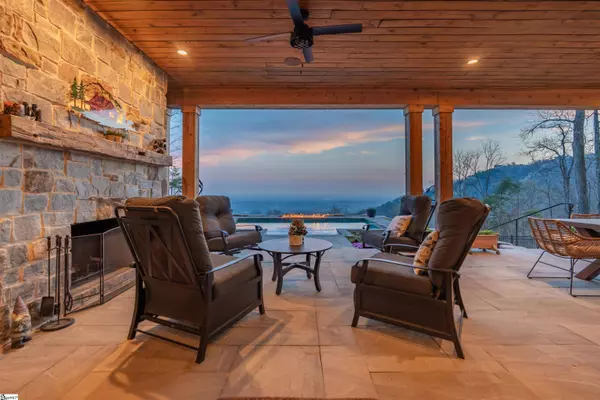 8 Raven Road, Landrum, SC 29356