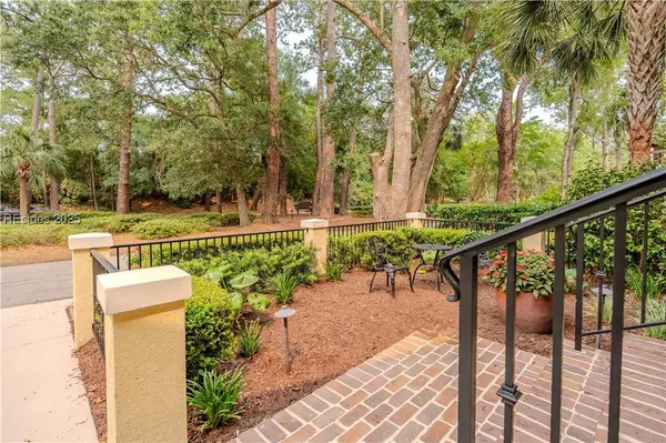 29 Crosstree DR, Hilton Head Island, SC 29926