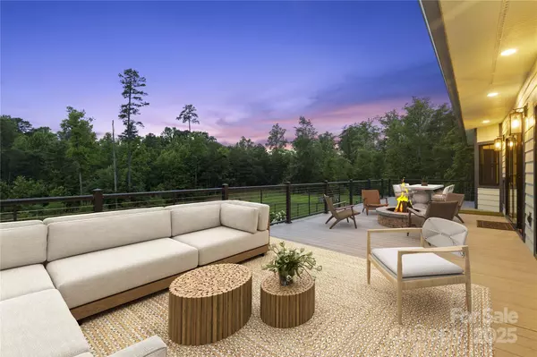 231 Bible School RD, Lake Lure, NC 28746