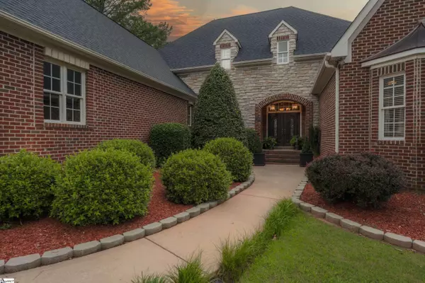 28 Laurel Crest Lane, Travelers Rest, SC 29690