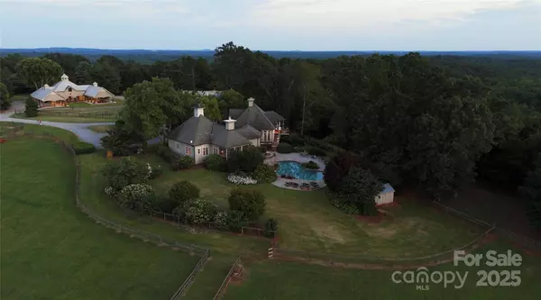 650 Golf Course RD, Columbus, NC 28722