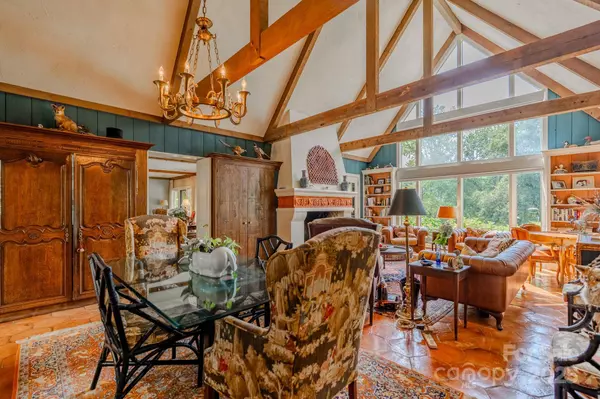 144 Silver Fox LN, Tryon, NC 28782