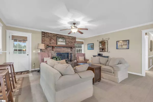 10065 New Cut Road, Campobello, SC 29322