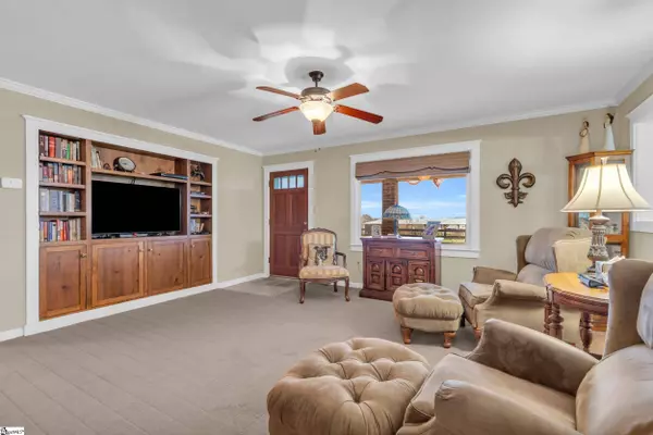 10065 New Cut Road, Campobello, SC 29322