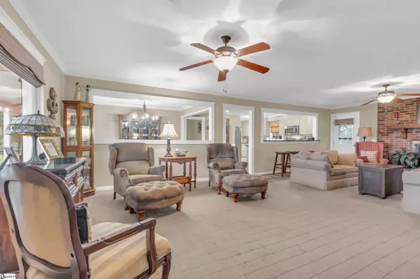 10065 New Cut Road, Campobello, SC 29322