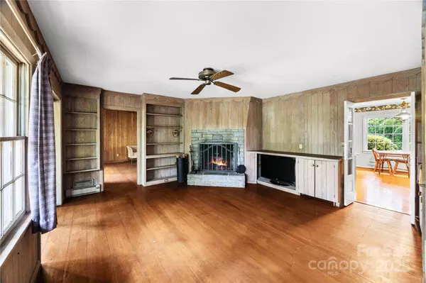 603 Green Hills RD, Mill Spring, NC 28756