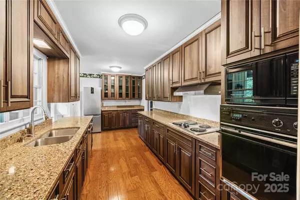 603 Green Hills RD, Mill Spring, NC 28756