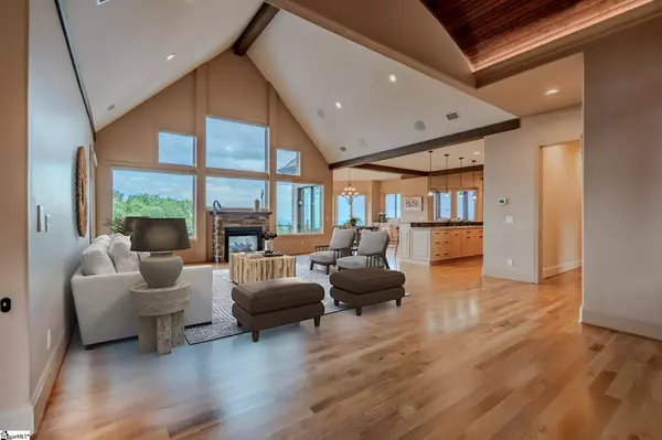 10 Night Hawk Way, Landrum, SC 29356