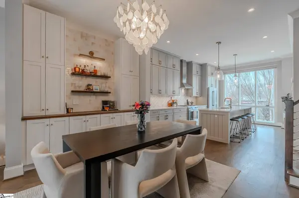 611 N Main Street, Greenville, SC 29601