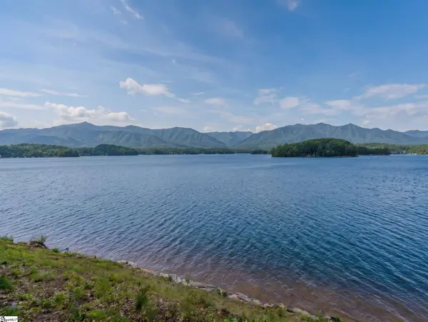 233 Sandy Hollow Court, Six Mile, SC 29682