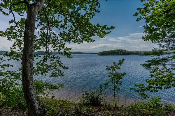 233 Sandy Hollow CT, Six Mile, SC 29682