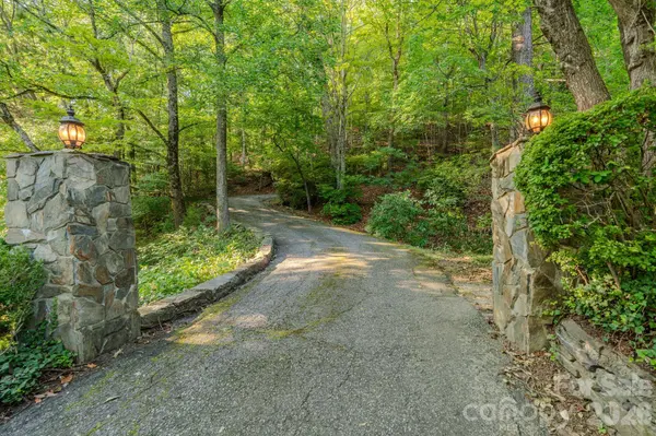 1225 Hogback Mountain RD, Tryon, NC 28782