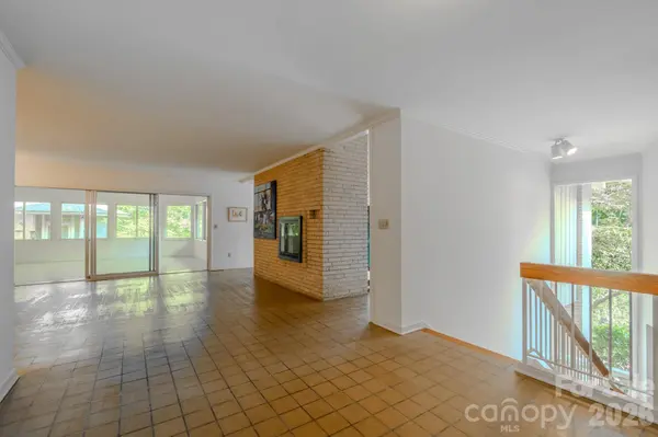 1225 Hogback Mountain RD, Tryon, NC 28782