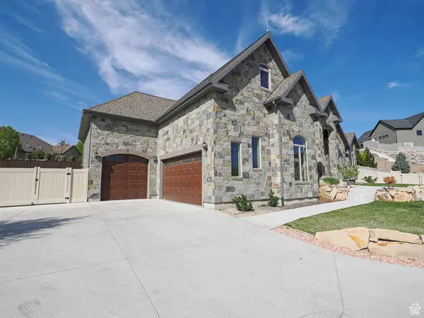 1061 W ALPINE RIDGE CIR S, West Jordan, UT 84088