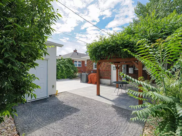 1527 E PRINCETON AVE S, Salt Lake City, UT 84105