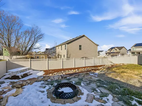 279 E 2150 N, North Ogden, UT 84414