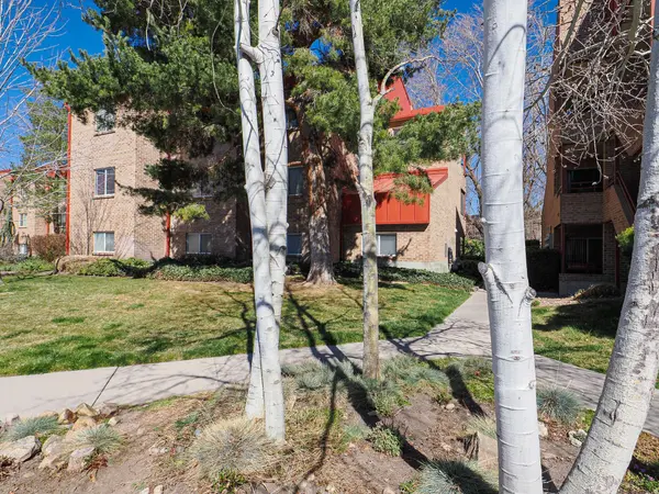 4836 S HIGHLAND CIR #504, Holladay, UT 84117