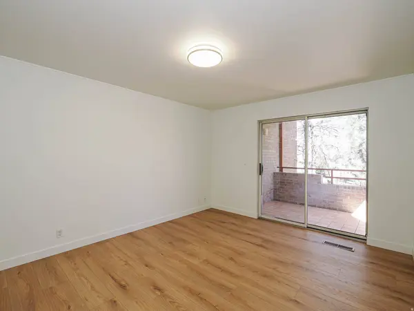 4836 S HIGHLAND CIR #504, Holladay, UT 84117