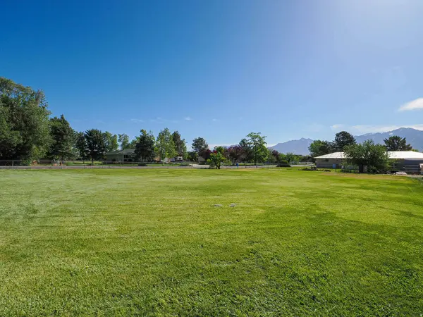 12366 S MOUNTAIN VIEW DR W, Riverton, UT 84065