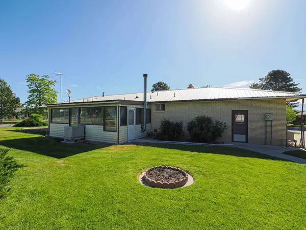 12366 S MOUNTAIN VIEW DR W, Riverton, UT 84065