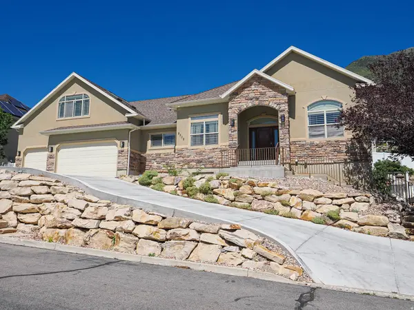 9502 N AZTEC DR, Cedar Hills, UT 84062