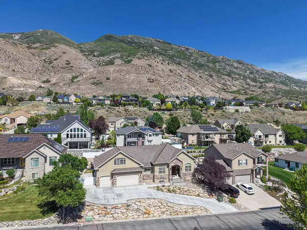 9502 N AZTEC DR, Cedar Hills, UT 84062