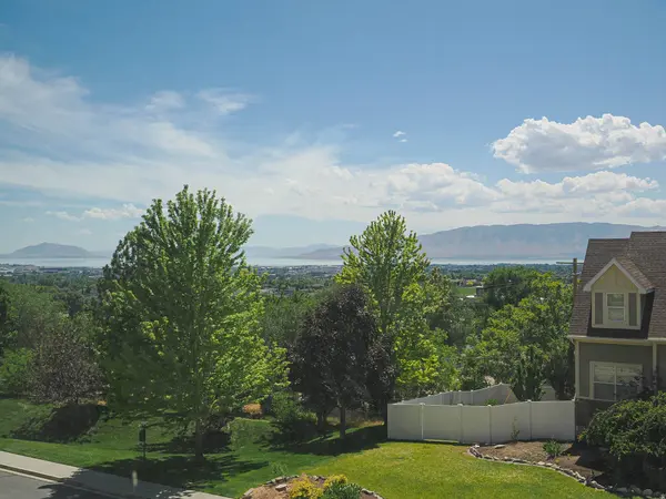 9502 N AZTEC DR, Cedar Hills, UT 84062