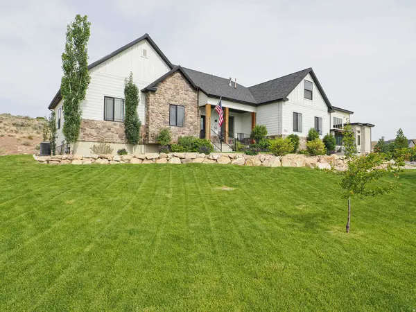 9261 N BELLE ST, Eagle Mountain, UT 84005