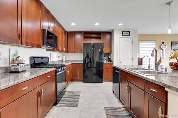 9868 Olathe ST, Commerce City, CO 80022