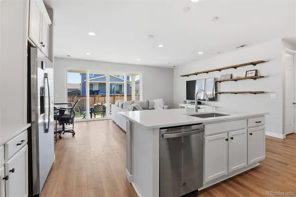 924 N Waterloo ST, Aurora, CO 80018