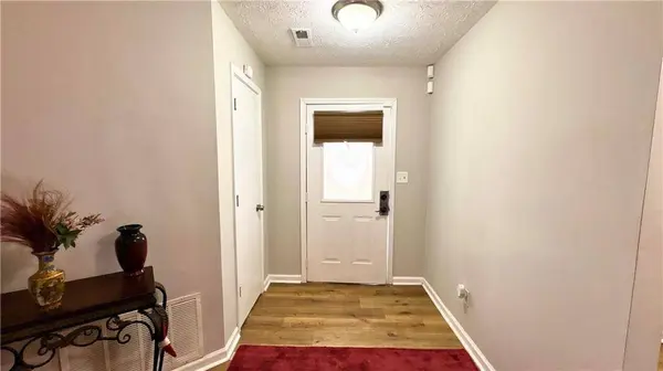 4093 Chapel Mill BND, Decatur, GA 30034
