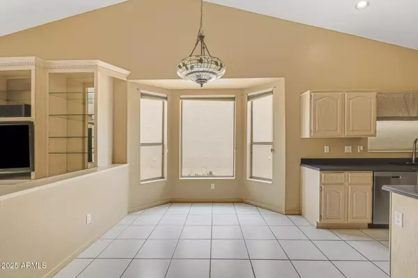 402 W BEECHNUT Place, Chandler, AZ 85248