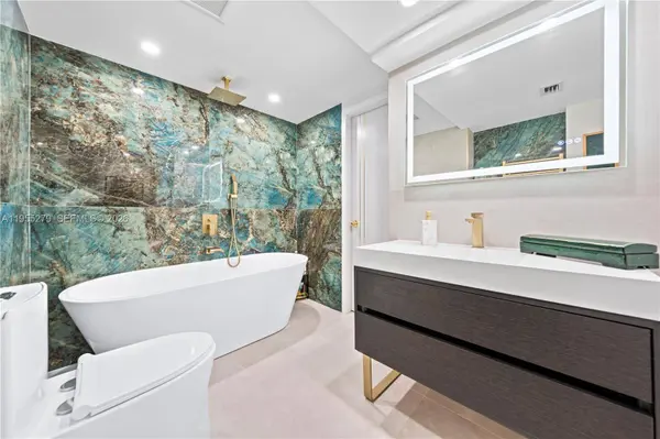 3703 NE 166th St #406, North Miami Beach, FL 33160