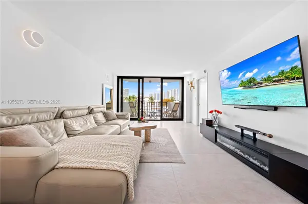 3703 NE 166th St #406, North Miami Beach, FL 33160