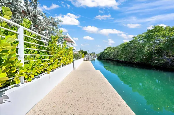 124 Orchid St, Plantation Key, FL 33070