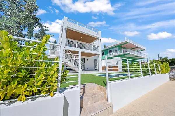 124 Orchid St, Plantation Key, FL 33070