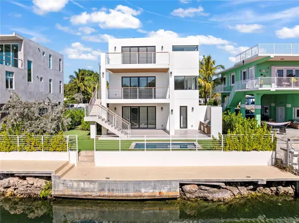 124 Orchid St, Plantation Key, FL 33070