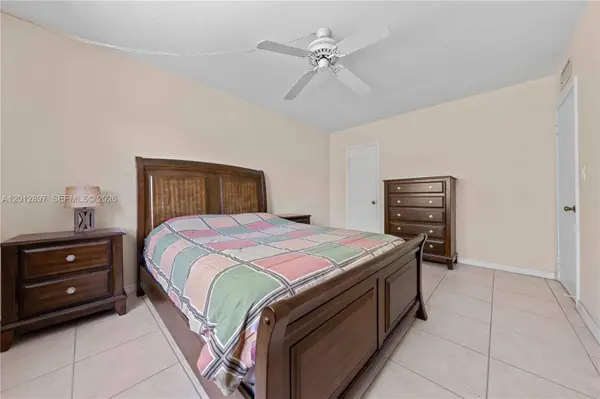 7829 Miller Dr #B205, Miami, FL 33155