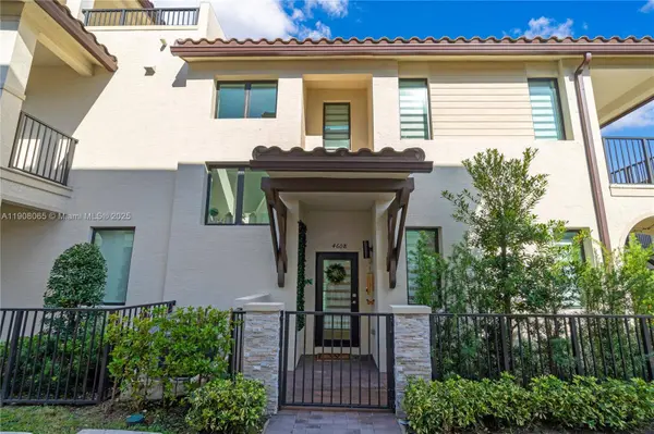 4608 NW 83rd Pkwy, Doral, FL 33166